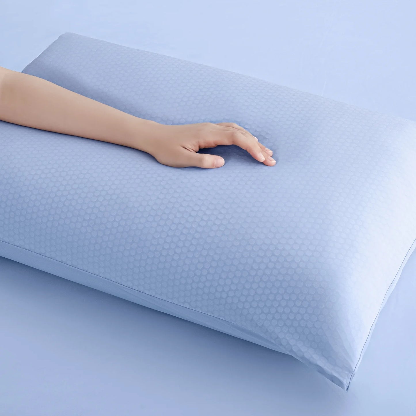ALANDA Cooling Pillowcases, Upgraded PCM Constant Temperature Technology Q-Max>0.5 Ultra Cool Pillowcases with Zipper, Standard & Queen Size 2 Pack